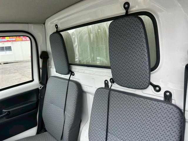 キャリイトラック 　ＡＴ　キーレスエントリー　エアコン　パワーステアリング　運転席エアバッグ（28枚目）