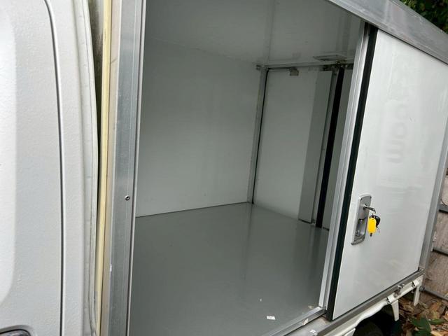 キャリイトラック 　ＡＴ　キーレスエントリー　エアコン　パワーステアリング　運転席エアバッグ（33枚目）