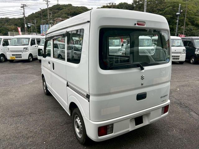 エブリイ ＰＡリミテッド　ＡＴ　両側スライドドア　キーレスエントリー　ＡＢＳ　エアコン　パワーステアリング　運転席エアバッグ　助手席エアバッグ（5枚目）