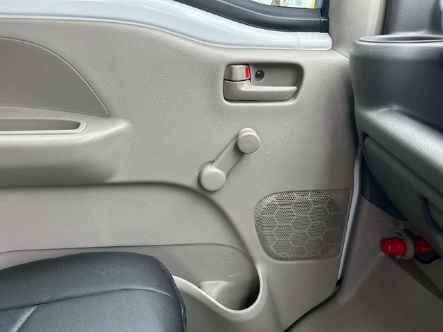 エブリイ ＰＡリミテッド　ＡＴ　両側スライドドア　キーレスエントリー　ＡＢＳ　エアコン　パワーステアリング　運転席エアバッグ　助手席エアバッグ（13枚目）