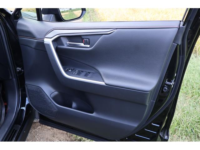 ＲＡＶ４ アドベンチャー　４ＷＤ　９インチフルセグＳＤナビ　サイドバックカメラ　ＥＴＣ　ＴＲＤ前後バンパーガーニッシュ　ＴＲＤルーフラック　ＴＲＤマッドガード　ワンオーナー（64枚目）