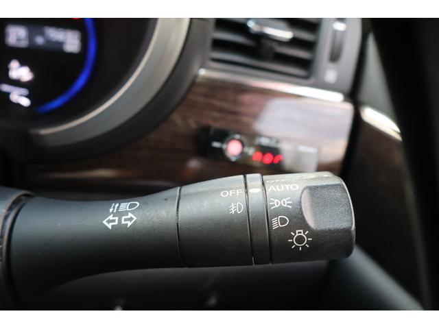 エルグランド 250ハイウェイスター 2500cc パートタイム4WD 夏冬アルミタイヤセット フルエアロ パワースライドドア(27枚目)