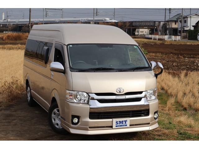 ハイエースワゴン グランドキャビン　４ＷＤ　１０人乗　トヨタセーフティセンス　パワースライドドア　ＬＥＤヘッドライト　オートエアコン　後席エアコン　フルセグメモリーナビ　バックカメラ　ＥＴＣ　コーナーセンサー　スマートキー（2枚目）