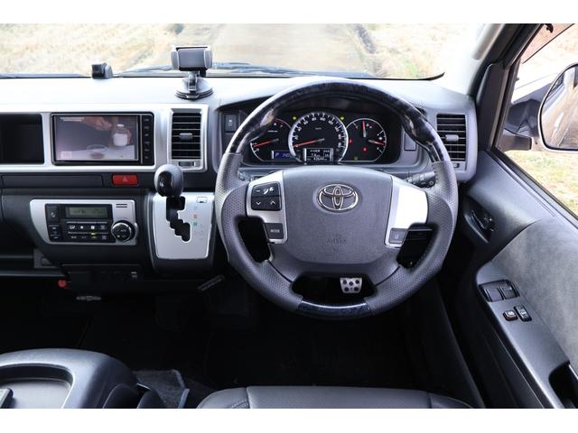 ハイエースワゴン グランドキャビン　４ＷＤ　１０人乗　トヨタセーフティセンス　パワースライドドア　ＬＥＤヘッドライト　オートエアコン　後席エアコン　フルセグメモリーナビ　バックカメラ　ＥＴＣ　コーナーセンサー　スマートキー（9枚目）