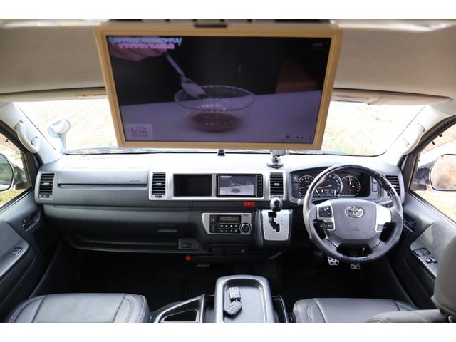 ハイエースワゴン グランドキャビン　４ＷＤ　１０人乗　トヨタセーフティセンス　パワースライドドア　ＬＥＤヘッドライト　オートエアコン　後席エアコン　フルセグメモリーナビ　バックカメラ　ＥＴＣ　コーナーセンサー　スマートキー（11枚目）