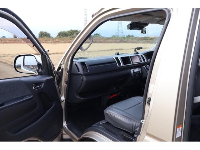 ハイエースワゴン グランドキャビン　４ＷＤ　１０人乗　トヨタセーフティセンス　パワースライドドア　ＬＥＤヘッドライト　オートエアコン　後席エアコン　フルセグメモリーナビ　バックカメラ　ＥＴＣ　コーナーセンサー　スマートキー（15枚目）