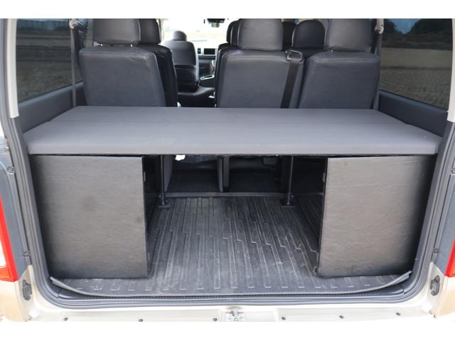 ハイエースワゴン グランドキャビン　４ＷＤ　１０人乗　トヨタセーフティセンス　パワースライドドア　ＬＥＤヘッドライト　オートエアコン　後席エアコン　フルセグメモリーナビ　バックカメラ　ＥＴＣ　コーナーセンサー　スマートキー（26枚目）