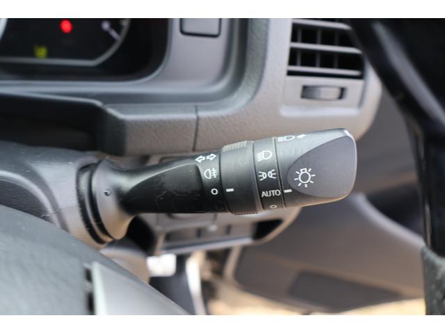 ハイエースワゴン グランドキャビン　４ＷＤ　１０人乗　トヨタセーフティセンス　パワースライドドア　ＬＥＤヘッドライト　オートエアコン　後席エアコン　フルセグメモリーナビ　バックカメラ　ＥＴＣ　コーナーセンサー　スマートキー（43枚目）