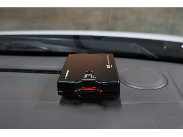 エブリイ ＰＡ　オートマ　５ＡＧＳ　１ｓｔ発進付　２カメラスズキセーフティー　前席パワーウィンドウ　キーレス　ナビ　Ｂｌｕｅｔｏｏｔｈ　ＥＴＣ　リヤ５面プライバシーガラス　ドアバイザー　ヘッドライトレベライザー（52枚目）