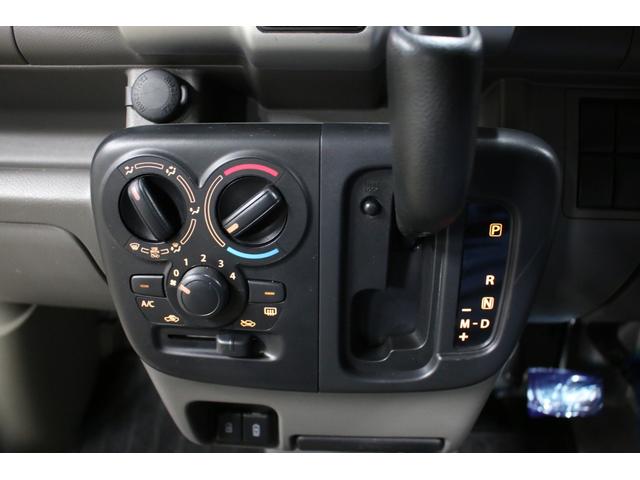 エブリイ ＰＡ　オートマ　５ＡＧＳ　１ｓｔ発進付　２カメラスズキセーフティー　前席パワーウィンドウ　キーレス　ナビ　Ｂｌｕｅｔｏｏｔｈ　ＥＴＣ　リヤ５面プライバシーガラス　ドアバイザー　ヘッドライトレベライザー（53枚目）
