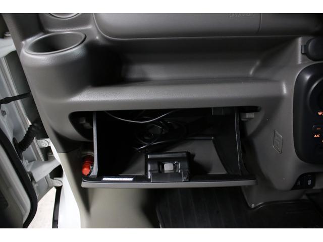 エブリイ ＰＡ　オートマ　５ＡＧＳ　１ｓｔ発進付　２カメラスズキセーフティー　前席パワーウィンドウ　キーレス　ナビ　Ｂｌｕｅｔｏｏｔｈ　ＥＴＣ　リヤ５面プライバシーガラス　ドアバイザー　ヘッドライトレベライザー（61枚目）