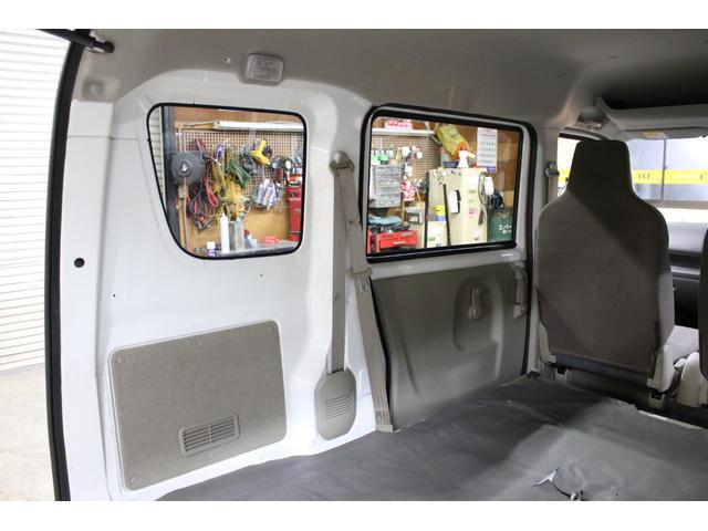 エブリイ ＰＡ　オートマ　５ＡＧＳ　１ｓｔ発進付　２カメラスズキセーフティー　前席パワーウィンドウ　キーレス　ナビ　Ｂｌｕｅｔｏｏｔｈ　ＥＴＣ　リヤ５面プライバシーガラス　ドアバイザー　ヘッドライトレベライザー（67枚目）