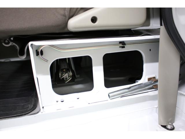 エブリイ ＰＡ　オートマ　５ＡＧＳ　１ｓｔ発進付　２カメラスズキセーフティー　前席パワーウィンドウ　キーレス　ナビ　Ｂｌｕｅｔｏｏｔｈ　ＥＴＣ　リヤ５面プライバシーガラス　ドアバイザー　ヘッドライトレベライザー（70枚目）