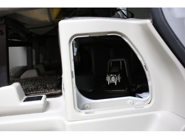 NV100クリッパーバン GX 5速マニュアル クラッチ交換済 ハイルーフ 全席パワーウィンドウ キーレス ナビ フルセグTV Bluetooth ETC ドラレコ Wエアバッグ ABS リヤヒーター リヤ5面プライバシーガラス(79枚目)