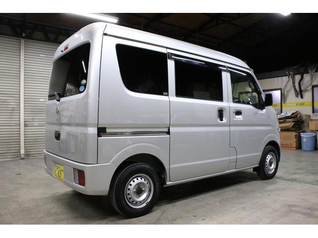 NV100クリッパーバン DX 5速マニュアル ハイルーフ 純正キーレス 集中ドアロック ナビ TV Bluetooth CD SD USB リア5面スモークフィルム ドアバイザー ヘッドライトレベライザー Wエアバッグ(4枚目)