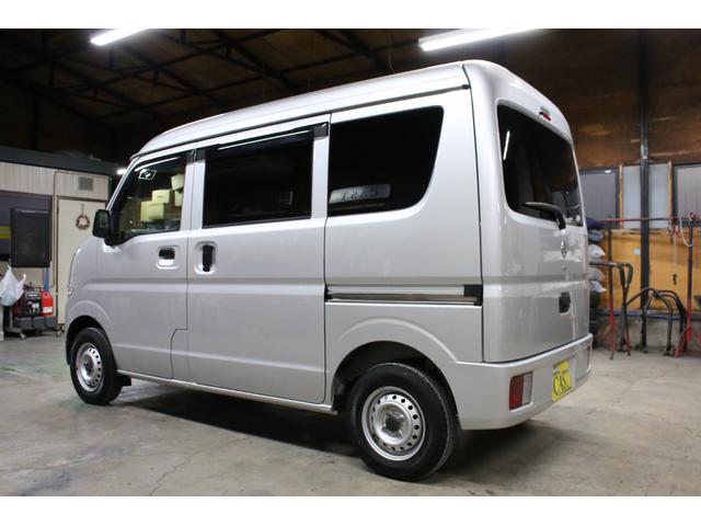 NV100クリッパーバン DX 5速マニュアル ハイルーフ 純正キーレス 集中ドアロック ナビ TV Bluetooth CD SD USB リア5面スモークフィルム ドアバイザー ヘッドライトレベライザー Wエアバッグ(5枚目)