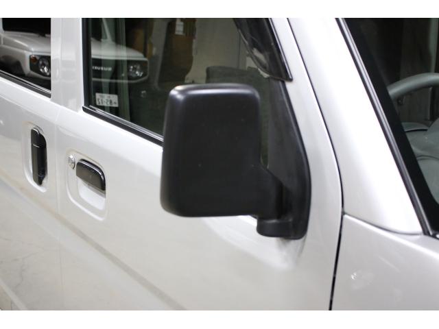 NV100クリッパーバン DX 5速マニュアル ハイルーフ 純正キーレス 集中ドアロック ナビ TV Bluetooth CD SD USB リア5面スモークフィルム ドアバイザー ヘッドライトレベライザー Wエアバッグ(16枚目)