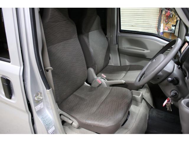 NV100クリッパーバン DX 5速マニュアル ハイルーフ 純正キーレス 集中ドアロック ナビ TV Bluetooth CD SD USB リア5面スモークフィルム ドアバイザー ヘッドライトレベライザー Wエアバッグ(40枚目)