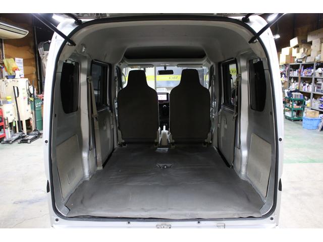 NV100クリッパーバン DX 5速マニュアル ハイルーフ 純正キーレス 集中ドアロック ナビ TV Bluetooth CD SD USB リア5面スモークフィルム ドアバイザー ヘッドライトレベライザー Wエアバッグ(46枚目)