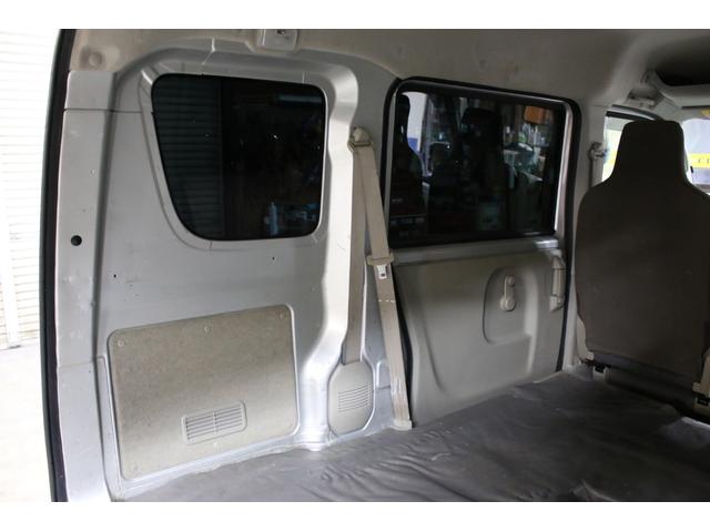 NV100クリッパーバン DX 5速マニュアル ハイルーフ 純正キーレス 集中ドアロック ナビ TV Bluetooth CD SD USB リア5面スモークフィルム ドアバイザー ヘッドライトレベライザー Wエアバッグ(71枚目)