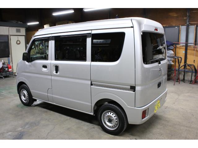 NV100クリッパーバン DX 5速マニュアル ハイルーフ 純正キーレス 集中ドアロック ナビ TV Bluetooth CD SD USB リア5面スモークフィルム ドアバイザー ヘッドライトレベライザー Wエアバッグ(80枚目)