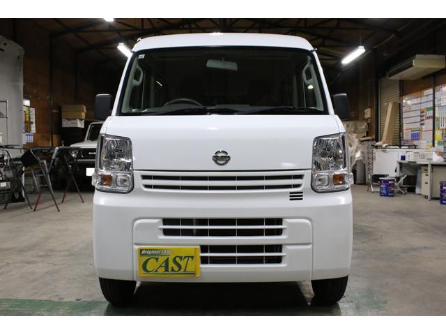 ＮＶ１００クリッパーバン ＤＸ　ＧＬパッケージ　オートマ　５ＡＧＳ　純正キーレス　前席パワーウィンドウ　ナビ　ＴＶ　ＣＤ　ＳＤ　ＵＳＢ　バックカメラ　リア５面プライバシーガラス　オーバーヘッドコンソール　Ｗエアバッグ　ＡＢＳ　ヘッドライトレベライザ（6枚目）