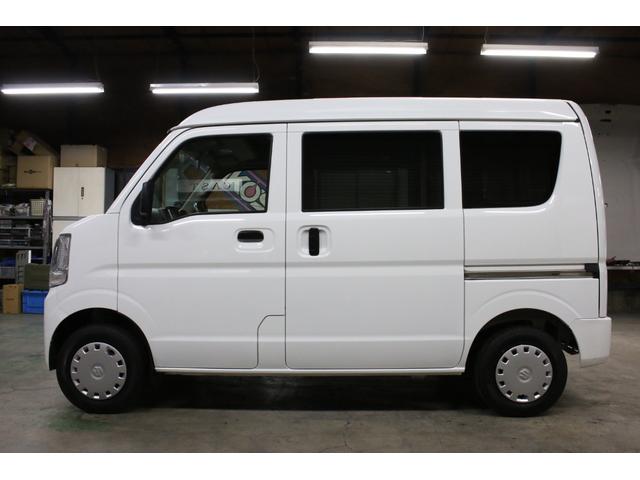 ＮＶ１００クリッパーバン ＤＸ　ＧＬパッケージ　オートマ　５ＡＧＳ　純正キーレス　前席パワーウィンドウ　ナビ　ＴＶ　ＣＤ　ＳＤ　ＵＳＢ　バックカメラ　リア５面プライバシーガラス　オーバーヘッドコンソール　Ｗエアバッグ　ＡＢＳ　ヘッドライトレベライザ（9枚目）