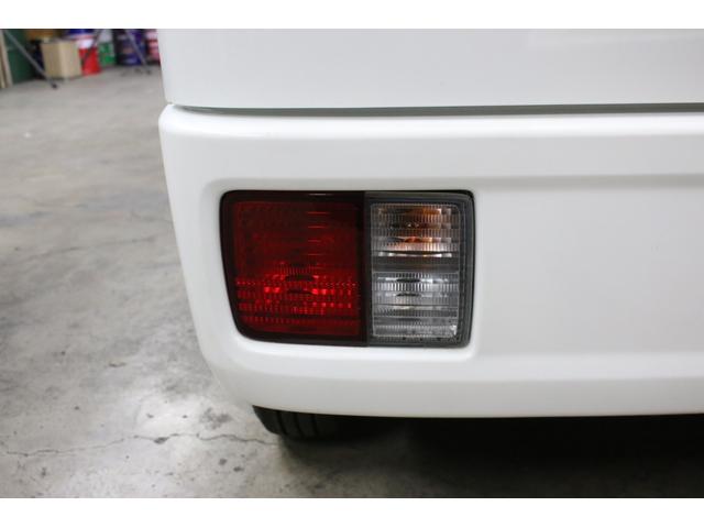 ＮＶ１００クリッパーバン ＤＸ　ＧＬパッケージ　オートマ　５ＡＧＳ　純正キーレス　前席パワーウィンドウ　ナビ　ＴＶ　ＣＤ　ＳＤ　ＵＳＢ　バックカメラ　リア５面プライバシーガラス　オーバーヘッドコンソール　Ｗエアバッグ　ＡＢＳ　ヘッドライトレベライザ（18枚目）
