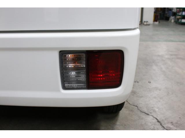 ＮＶ１００クリッパーバン ＤＸ　ＧＬパッケージ　オートマ　５ＡＧＳ　純正キーレス　前席パワーウィンドウ　ナビ　ＴＶ　ＣＤ　ＳＤ　ＵＳＢ　バックカメラ　リア５面プライバシーガラス　オーバーヘッドコンソール　Ｗエアバッグ　ＡＢＳ　ヘッドライトレベライザ（19枚目）