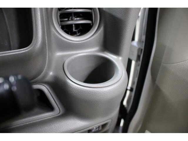 ＮＶ１００クリッパーバン ＤＸ　ＧＬパッケージ　オートマ　５ＡＧＳ　純正キーレス　前席パワーウィンドウ　ナビ　ＴＶ　ＣＤ　ＳＤ　ＵＳＢ　バックカメラ　リア５面プライバシーガラス　オーバーヘッドコンソール　Ｗエアバッグ　ＡＢＳ　ヘッドライトレベライザ（65枚目）