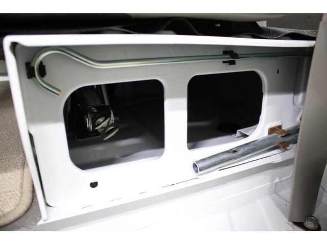 ＮＶ１００クリッパーバン ＤＸ　ＧＬパッケージ　オートマ　５ＡＧＳ　純正キーレス　前席パワーウィンドウ　ナビ　ＴＶ　ＣＤ　ＳＤ　ＵＳＢ　バックカメラ　リア５面プライバシーガラス　オーバーヘッドコンソール　Ｗエアバッグ　ＡＢＳ　ヘッドライトレベライザ（73枚目）