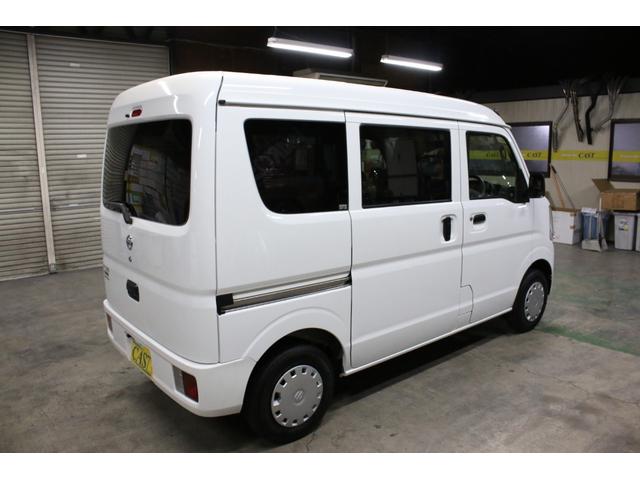 ＮＶ１００クリッパーバン ＤＸ　ＧＬパッケージ　オートマ　５ＡＧＳ　純正キーレス　前席パワーウィンドウ　ナビ　ＴＶ　ＣＤ　ＳＤ　ＵＳＢ　バックカメラ　リア５面プライバシーガラス　オーバーヘッドコンソール　Ｗエアバッグ　ＡＢＳ　ヘッドライトレベライザ（77枚目）