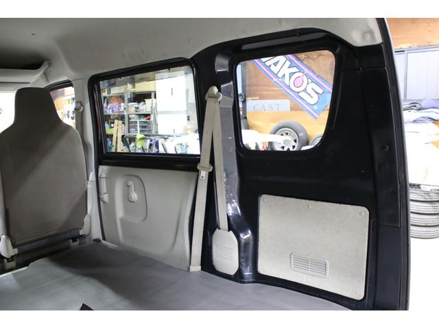 ＮＶ１００クリッパーバン ＤＸ　ＧＬエマージェンシーブレーキパッケージ　４ＷＤボタン切替　５ＡＧＳオートマ　２ｎｄ発進付　リフトアップ　アップサス　１４ＡＷ　ショートバンパーチッピングブラック塗装　ＬＥＤバルブ　ナビ　ＴＶ　Ｂｌｕｅｔｏｏｔｈ　Ｂカメラ　ＥＴＣ　ドラレコ（79枚目）