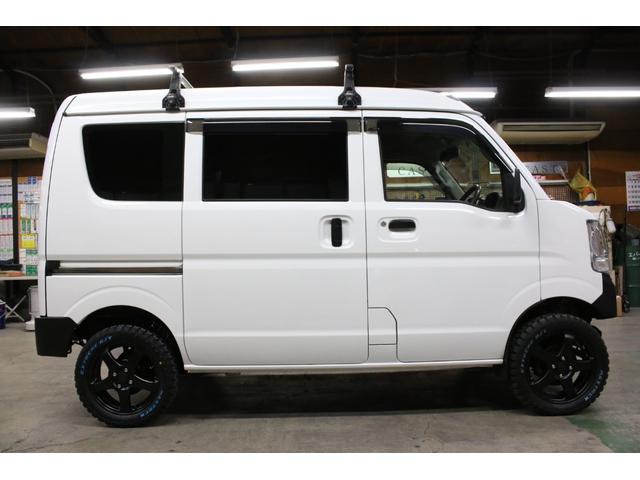 エブリイ ＰＡ　パートタイム４ＷＤ　ボタン切替　リフトアップ　１５インチアルミホイール　ショートバンパー仕様チッピング塗装　オリジナルスキッドプレート　ＬＥＤライト　ナビＴＶ　ブルートゥース　ＤＶＤ　Ｂカメ　ＥＴＣ（6枚目）