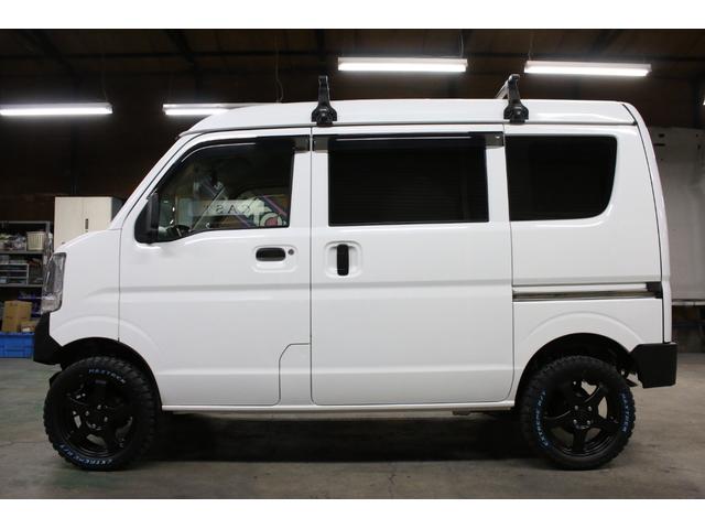 エブリイ ＰＡ　パートタイム４ＷＤ　ボタン切替　リフトアップ　１５インチアルミホイール　ショートバンパー仕様チッピング塗装　オリジナルスキッドプレート　ＬＥＤライト　ナビＴＶ　ブルートゥース　ＤＶＤ　Ｂカメ　ＥＴＣ（7枚目）