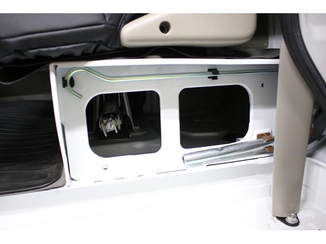 エブリイ ＰＡ　パートタイム４ＷＤ　ボタン切替　リフトアップ　１５インチアルミホイール　ショートバンパー仕様チッピング塗装　オリジナルスキッドプレート　ＬＥＤライト　ナビＴＶ　ブルートゥース　ＤＶＤ　Ｂカメ　ＥＴＣ（77枚目）