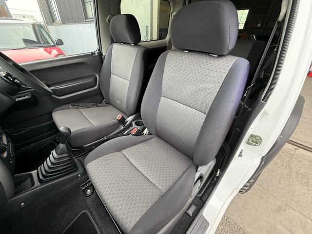 ジムニー ＸＧ　６型　５ＭＴ　車検２年付　猪狩バンパー　リフトアップ　ブリスターフェンダー　ナンバー移設キット　社外マフラー　社外１６インチＡＷ　社外エアクリ　社外ステアリング　社外テール　社外ラテラル　防錆塗装済（33枚目）