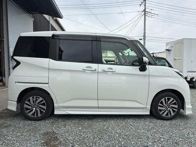 タンク カスタムG S モデリスタフルエアロ ワンオーナー コンフォートパッケージ 両側パワスラ シートヒーター 衝突被害軽減ブレーキ クルーズコントロール クリアランスソナー 純正SDナビ Bluetooth リアテーブル(3枚目)