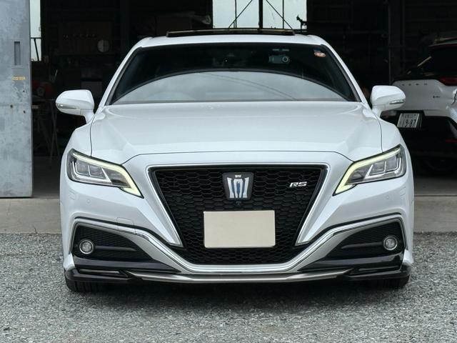 クラウンハイブリッド ＲＳアドバンス　後期型　法人１オナ　サンルーフ　ＴＲＤエアロ　黒本革シート　４本出しマフラー　セーフティパッケージプラス　デジタルインナーミラー　純正１２．３インチナビ　ヘッドアップディスプレイ　純正１８インチＡＷ（2枚目）