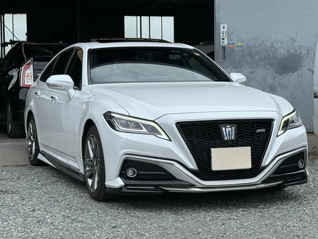 クラウンハイブリッド ＲＳアドバンス　後期型　法人１オナ　サンルーフ　ＴＲＤエアロ　黒本革シート　４本出しマフラー　セーフティパッケージプラス　デジタルインナーミラー　純正１２．３インチナビ　ヘッドアップディスプレイ　純正１８インチＡＷ（9枚目）