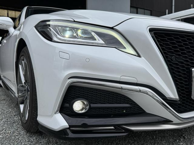 クラウンハイブリッド ＲＳアドバンス　後期型　法人１オナ　サンルーフ　ＴＲＤエアロ　黒本革シート　４本出しマフラー　セーフティパッケージプラス　デジタルインナーミラー　純正１２．３インチナビ　ヘッドアップディスプレイ　純正１８インチＡＷ（10枚目）