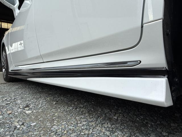 クラウンハイブリッド ＲＳアドバンス　後期型　法人１オナ　サンルーフ　ＴＲＤエアロ　黒本革シート　４本出しマフラー　セーフティパッケージプラス　デジタルインナーミラー　純正１２．３インチナビ　ヘッドアップディスプレイ　純正１８インチＡＷ（16枚目）