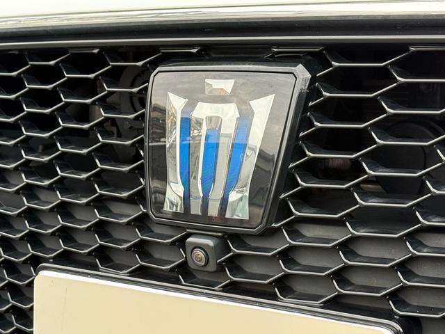 クラウンハイブリッド ＲＳアドバンス　後期型　法人１オナ　サンルーフ　ＴＲＤエアロ　黒本革シート　４本出しマフラー　セーフティパッケージプラス　デジタルインナーミラー　純正１２．３インチナビ　ヘッドアップディスプレイ　純正１８インチＡＷ（26枚目）