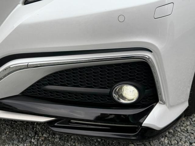 クラウンハイブリッド ＲＳアドバンス　後期型　法人１オナ　サンルーフ　ＴＲＤエアロ　黒本革シート　４本出しマフラー　セーフティパッケージプラス　デジタルインナーミラー　純正１２．３インチナビ　ヘッドアップディスプレイ　純正１８インチＡＷ（30枚目）