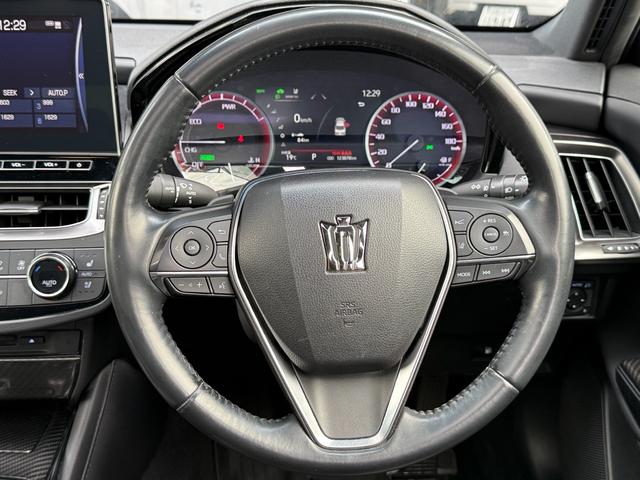 クラウンハイブリッド ＲＳアドバンス　後期型　法人１オナ　サンルーフ　ＴＲＤエアロ　黒本革シート　４本出しマフラー　セーフティパッケージプラス　デジタルインナーミラー　純正１２．３インチナビ　ヘッドアップディスプレイ　純正１８インチＡＷ（33枚目）