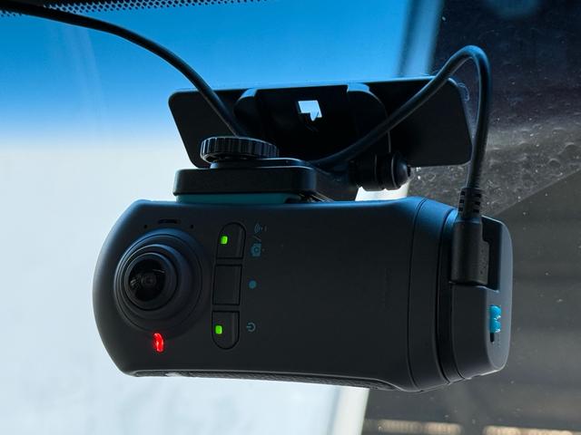 クラウンハイブリッド ＲＳアドバンス　後期型　法人１オナ　サンルーフ　ＴＲＤエアロ　黒本革シート　４本出しマフラー　セーフティパッケージプラス　デジタルインナーミラー　純正１２．３インチナビ　ヘッドアップディスプレイ　純正１８インチＡＷ（36枚目）