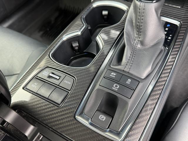 クラウンハイブリッド ＲＳアドバンス　後期型　法人１オナ　サンルーフ　ＴＲＤエアロ　黒本革シート　４本出しマフラー　セーフティパッケージプラス　デジタルインナーミラー　純正１２．３インチナビ　ヘッドアップディスプレイ　純正１８インチＡＷ（42枚目）