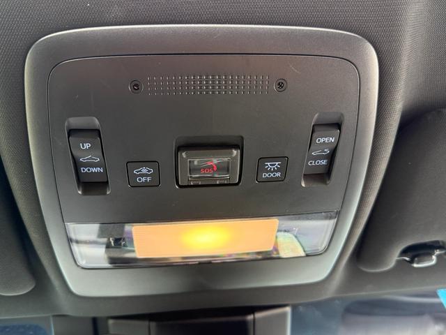 クラウンハイブリッド ＲＳアドバンス　後期型　法人１オナ　サンルーフ　ＴＲＤエアロ　黒本革シート　４本出しマフラー　セーフティパッケージプラス　デジタルインナーミラー　純正１２．３インチナビ　ヘッドアップディスプレイ　純正１８インチＡＷ（44枚目）