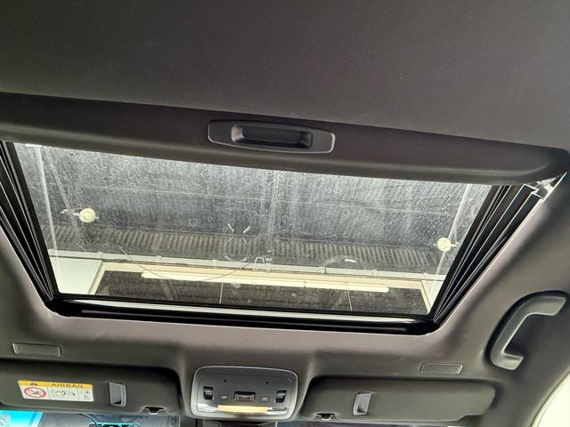 クラウンハイブリッド ＲＳアドバンス　後期型　法人１オナ　サンルーフ　ＴＲＤエアロ　黒本革シート　４本出しマフラー　セーフティパッケージプラス　デジタルインナーミラー　純正１２．３インチナビ　ヘッドアップディスプレイ　純正１８インチＡＷ（46枚目）