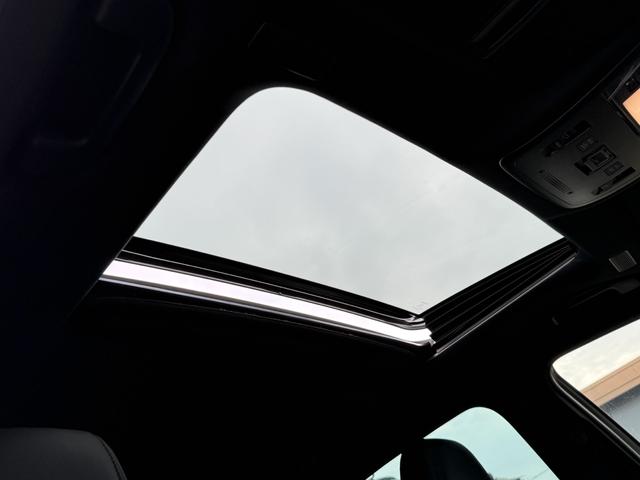 クラウンハイブリッド ＲＳアドバンス　後期型　法人１オナ　サンルーフ　ＴＲＤエアロ　黒本革シート　４本出しマフラー　セーフティパッケージプラス　デジタルインナーミラー　純正１２．３インチナビ　ヘッドアップディスプレイ　純正１８インチＡＷ（47枚目）